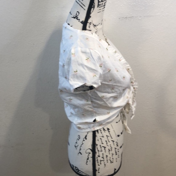 Brandy Melville tie front top - Picture 4 of 11